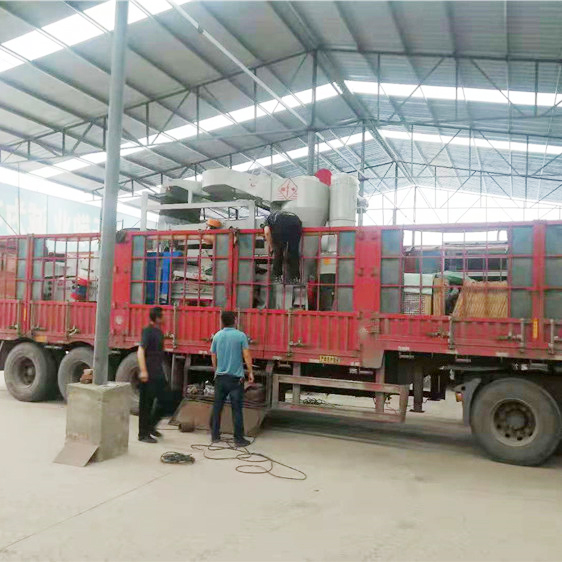 裝車(chē)現(xiàn)場(chǎng)